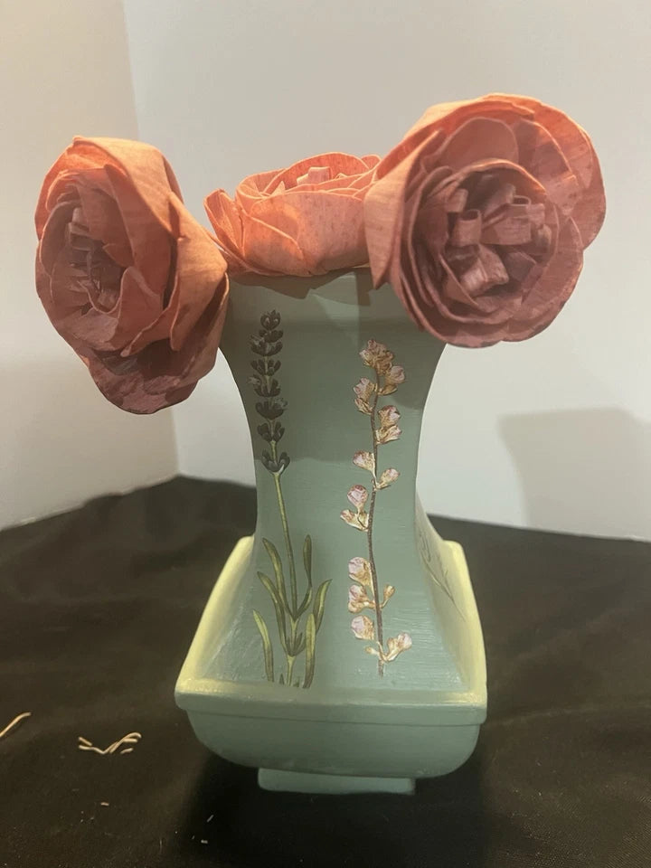 Green Vase w/floral Art